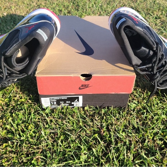 Size 13 - Jordan 11 Retro Playoffs Bred Deadstock Condition - Picture 4 of 5
